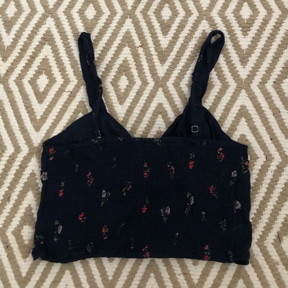Hollister Floral Top - Picture 2 of 3